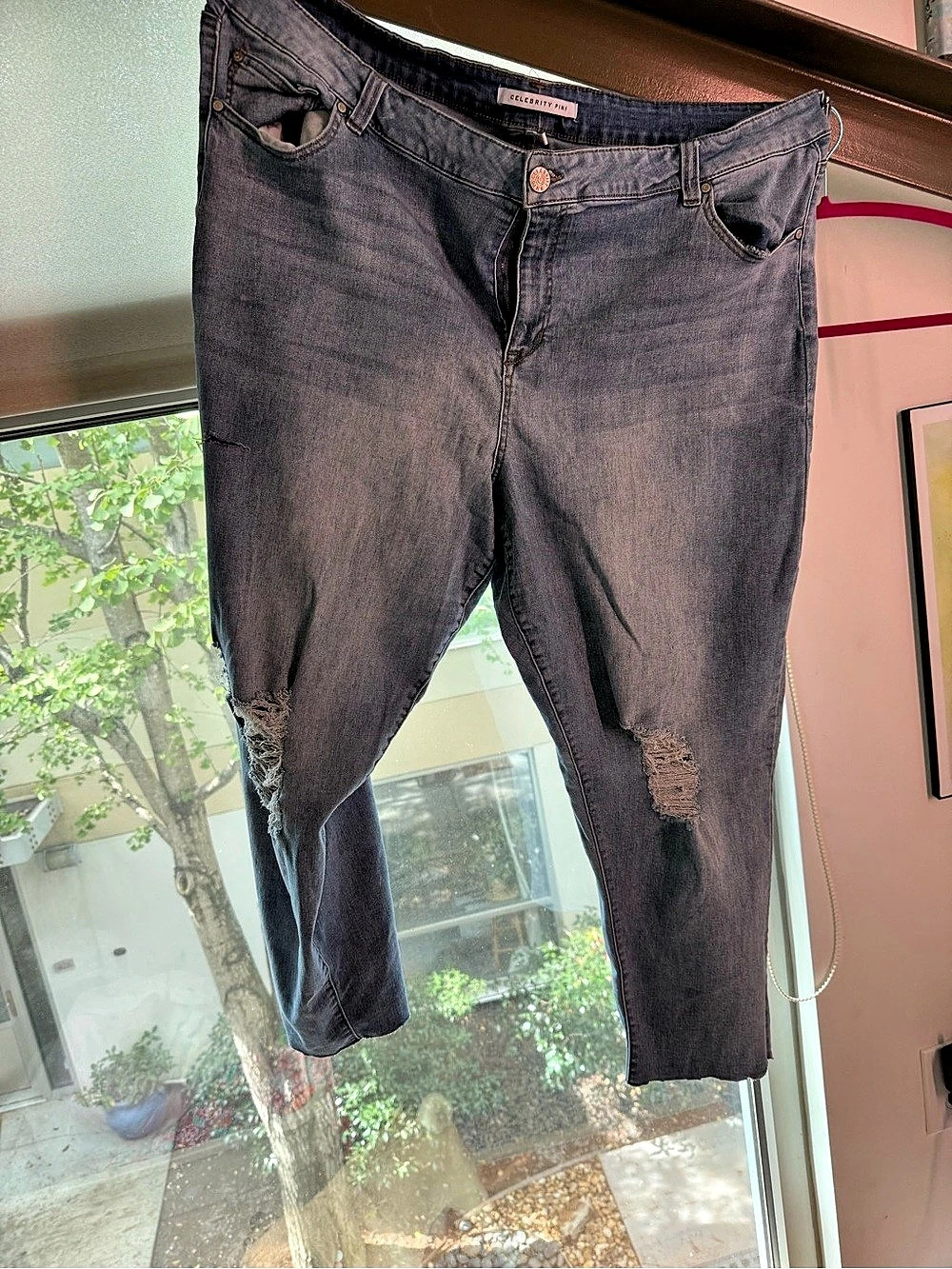Celebrity Pink Girlfriend Jeans Joaquin Distressed Skinny Jeans Waist 24 Gray